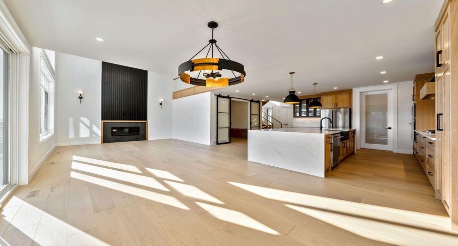 18 foot ceilings  with fire place as a focal point