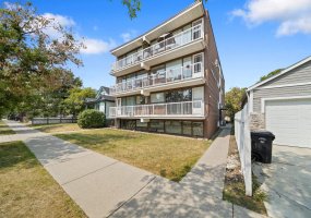 1612 14 Avenue, Calgary, Alberta T3C 0W5, 1 Bedroom Bedrooms, ,1 BathroomBathrooms,Residential,For Sale,14,A2298640