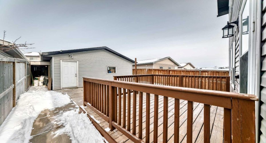 9275 Saddlebrook Drive, Calgary, Alberta T3J 5M5, 4 Bedrooms Bedrooms, ,4 BathroomsBathrooms,Residential,For Sale,Saddlebrook,A2298694
