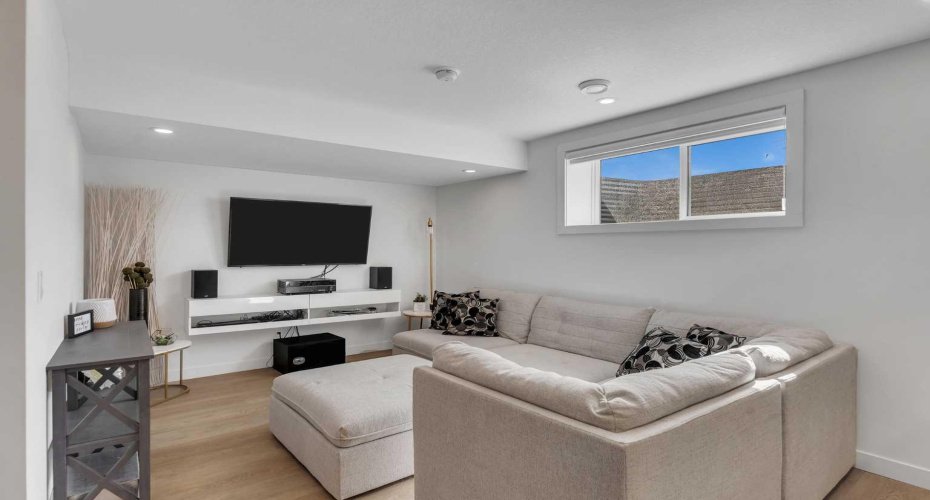 178 Dawson Way, Chestermere, Alberta T1X 2R8, 4 Bedrooms Bedrooms, ,4 BathroomsBathrooms,Residential,For Sale,Dawson,A2298727