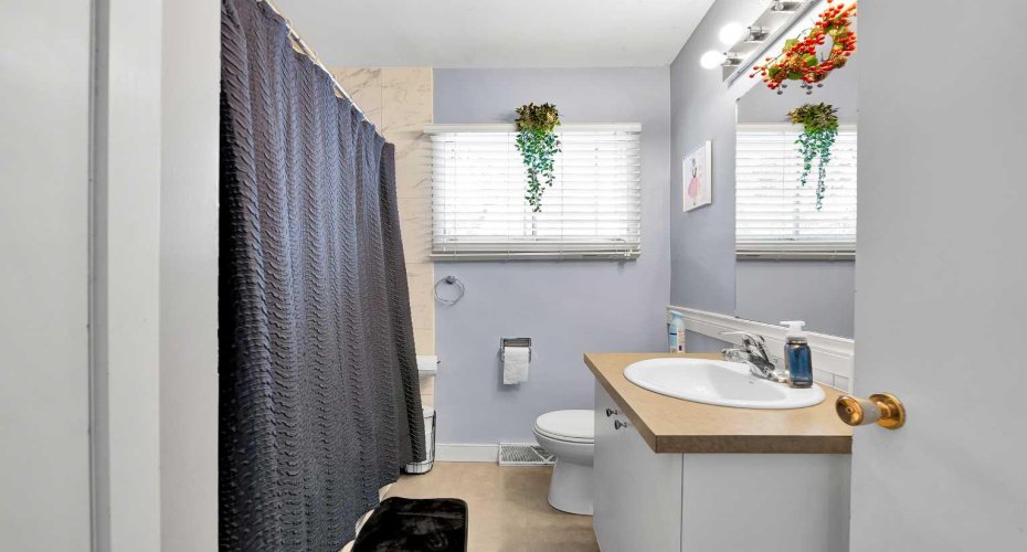 4617 Stanley Road, Calgary, Alberta T2S 2R1, 4 Bedrooms Bedrooms, ,2 BathroomsBathrooms,Residential,For Sale,Stanley,A2298778