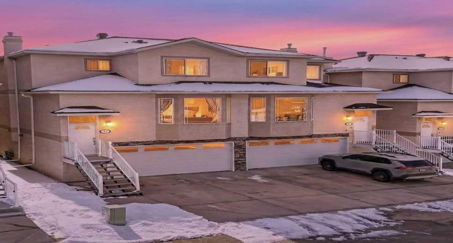 71 Country Hills Gardens, Calgary, Alberta T3K5G1, 2 Bedrooms Bedrooms, ,4 BathroomsBathrooms,Residential,For Sale,Country Hills,A2298419
