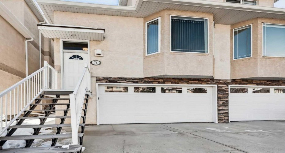 71 Country Hills Gardens, Calgary, Alberta T3K5G1, 2 Bedrooms Bedrooms, ,4 BathroomsBathrooms,Residential,For Sale,Country Hills,A2298419