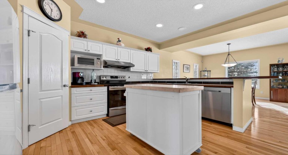 71 Country Hills Gardens, Calgary, Alberta T3K5G1, 2 Bedrooms Bedrooms, ,4 BathroomsBathrooms,Residential,For Sale,Country Hills,A2298419