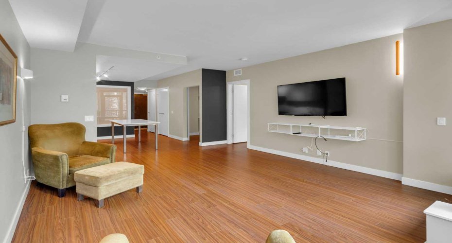 222 Riverfront Avenue, Calgary, Alberta T2P0X2, 2 Bedrooms Bedrooms, ,2 BathroomsBathrooms,Residential,For Sale,Riverfront,A2298204