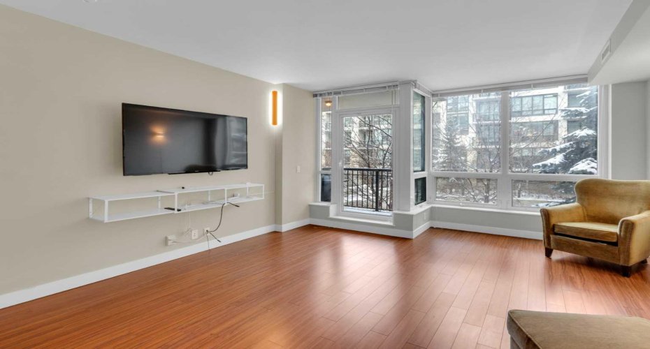 222 Riverfront Avenue, Calgary, Alberta T2P0X2, 2 Bedrooms Bedrooms, ,2 BathroomsBathrooms,Residential,For Sale,Riverfront,A2298204