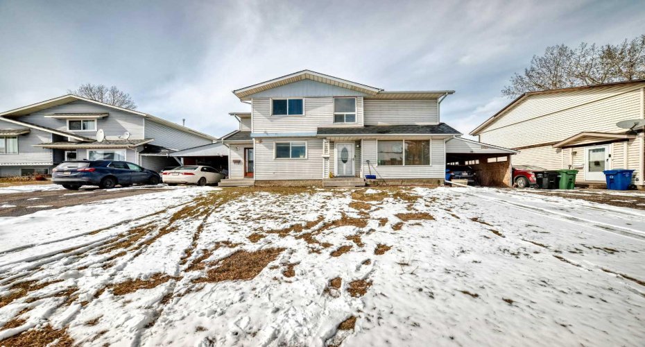 12 Radcliffe Court, Calgary, Alberta T2A 6B1, 3 Bedrooms Bedrooms, ,2 BathroomsBathrooms,Residential,For Sale,Radcliffe,A2298425