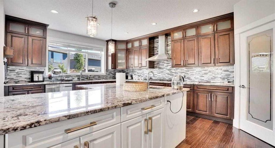 172 Kinniburgh Way, Chestermere, Alberta T1X 0R8, 6 Bedrooms Bedrooms, ,4 BathroomsBathrooms,Residential,For Sale,Kinniburgh,A2298667