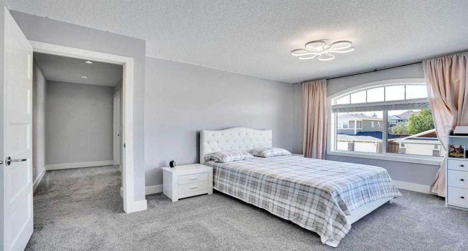 172 Kinniburgh Way, Chestermere, Alberta T1X 0R8, 6 Bedrooms Bedrooms, ,4 BathroomsBathrooms,Residential,For Sale,Kinniburgh,A2298667