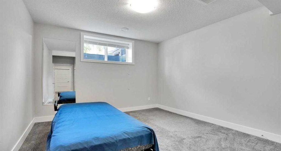 172 Kinniburgh Way, Chestermere, Alberta T1X 0R8, 6 Bedrooms Bedrooms, ,4 BathroomsBathrooms,Residential,For Sale,Kinniburgh,A2298667