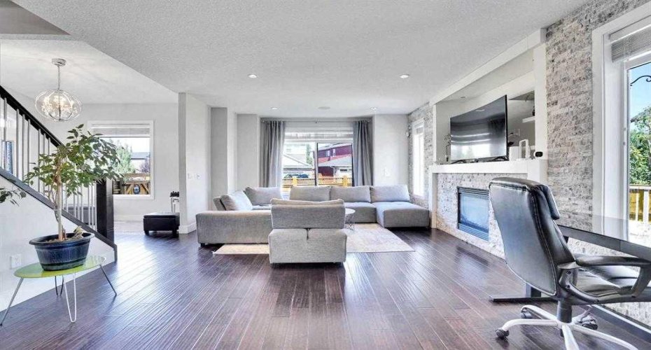 172 Kinniburgh Way, Chestermere, Alberta T1X 0R8, 6 Bedrooms Bedrooms, ,4 BathroomsBathrooms,Residential,For Sale,Kinniburgh,A2298667