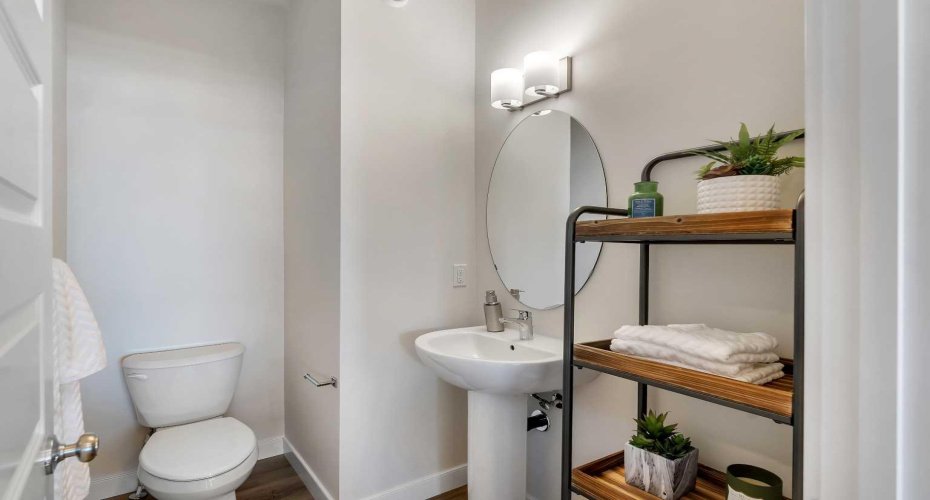 434 South Shore Drive, Chestermere, Alberta T2P 3H9, 3 Bedrooms Bedrooms, ,3 BathroomsBathrooms,Residential,For Sale,South Shore,A2298802