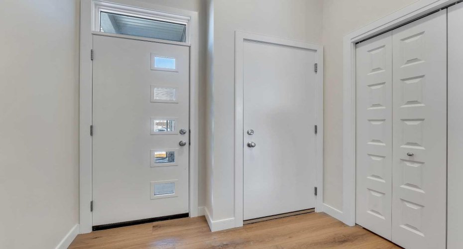 434 South Shore Drive, Chestermere, Alberta T2P 3H9, 3 Bedrooms Bedrooms, ,3 BathroomsBathrooms,Residential,For Sale,South Shore,A2298802