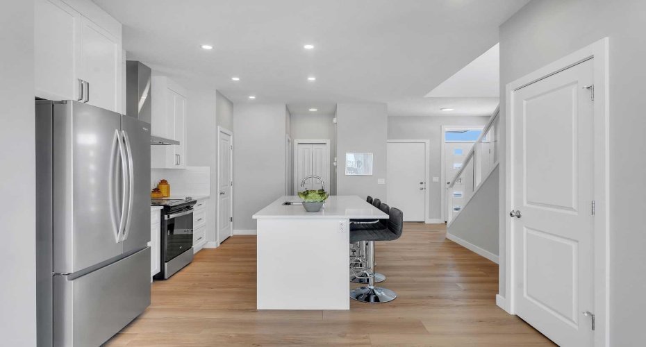 390 South Shore Drive, Chestermere, Alberta T1X 0B4, 3 Bedrooms Bedrooms, ,3 BathroomsBathrooms,Residential,For Sale,South Shore,A2298814