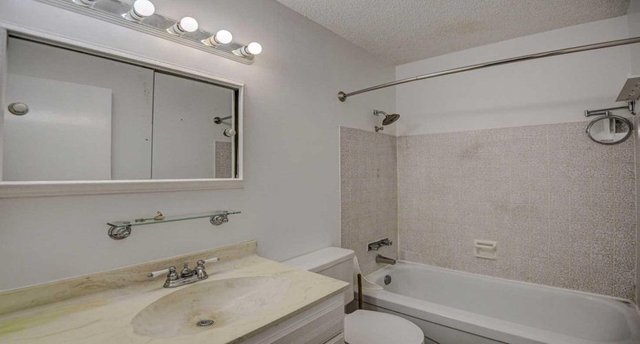 12120 Lake Michigan Road, Calgary, Alberta T2J3G3, 4 Bedrooms Bedrooms, ,3 BathroomsBathrooms,Residential,For Sale,Lake Michigan,A2298858