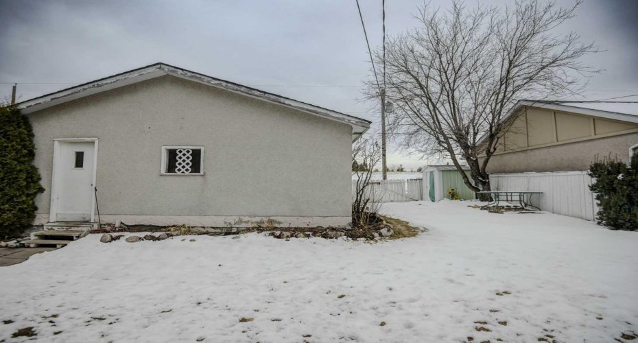 12120 Lake Michigan Road, Calgary, Alberta T2J3G3, 4 Bedrooms Bedrooms, ,3 BathroomsBathrooms,Residential,For Sale,Lake Michigan,A2298858