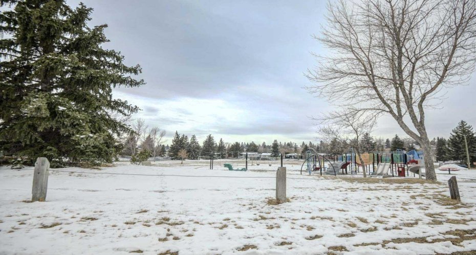 12120 Lake Michigan Road, Calgary, Alberta T2J3G3, 4 Bedrooms Bedrooms, ,3 BathroomsBathrooms,Residential,For Sale,Lake Michigan,A2298858