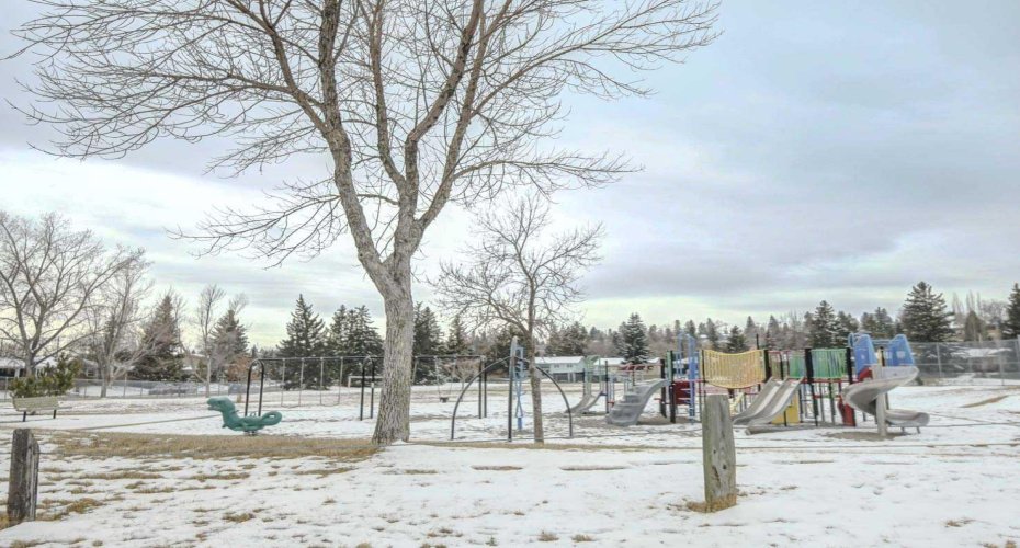 12120 Lake Michigan Road, Calgary, Alberta T2J3G3, 4 Bedrooms Bedrooms, ,3 BathroomsBathrooms,Residential,For Sale,Lake Michigan,A2298858