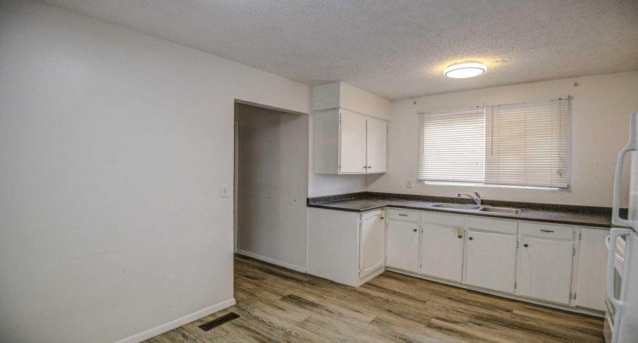 12120 Lake Michigan Road, Calgary, Alberta T2J3G3, 4 Bedrooms Bedrooms, ,3 BathroomsBathrooms,Residential,For Sale,Lake Michigan,A2298858