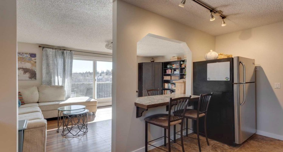 2203 14 Street, Calgary, Alberta T2T3T2, 2 Bedrooms Bedrooms, ,1 BathroomBathrooms,Residential,For Sale,14,A2298864