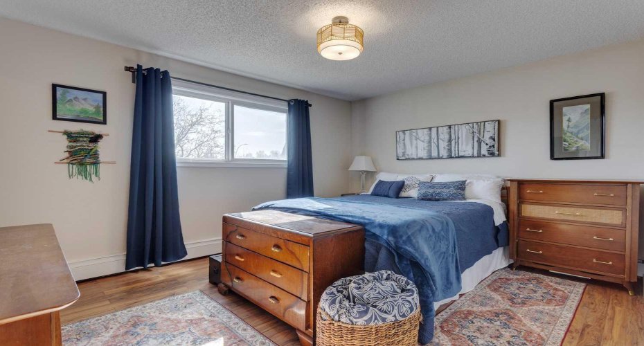 2203 14 Street, Calgary, Alberta T2T3T2, 2 Bedrooms Bedrooms, ,1 BathroomBathrooms,Residential,For Sale,14,A2298864