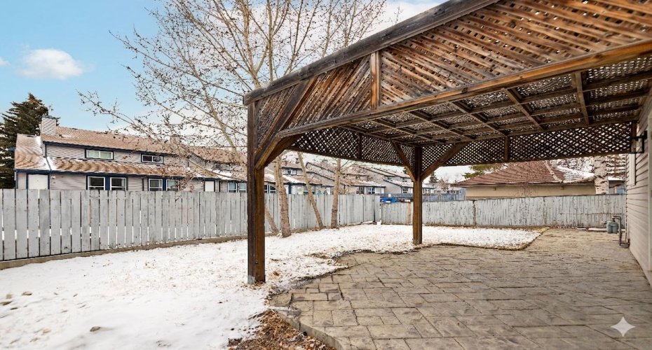 2031 24 Avenue, Calgary, Alberta T2E8H4, 5 Bedrooms Bedrooms, ,2 BathroomsBathrooms,Residential,For Sale,24,A2298874