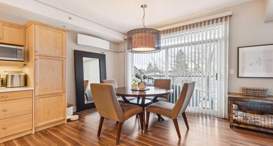 4 14 Street, Calgary, Alberta T2N 1Z4, 2 Bedrooms Bedrooms, ,1 BathroomBathrooms,Residential,For Sale,14,A2298904