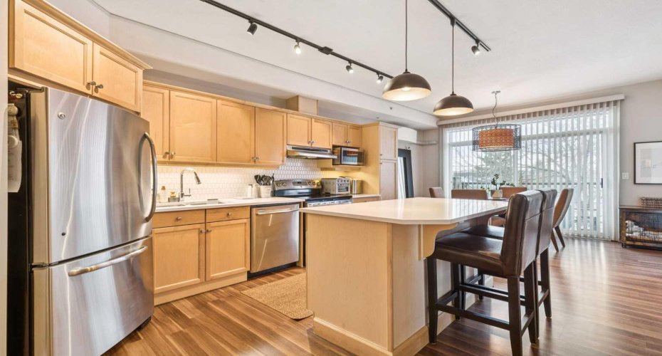 4 14 Street, Calgary, Alberta T2N 1Z4, 2 Bedrooms Bedrooms, ,1 BathroomBathrooms,Residential,For Sale,14,A2298904