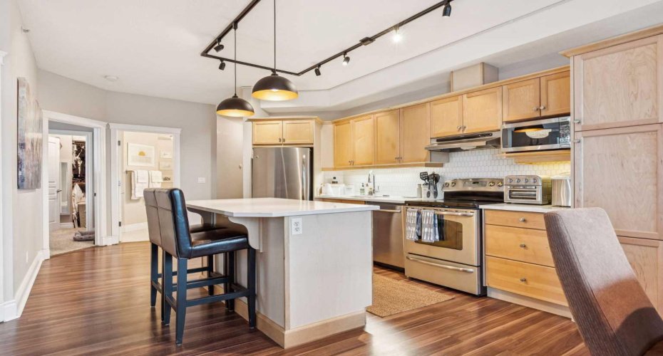 4 14 Street, Calgary, Alberta T2N 1Z4, 2 Bedrooms Bedrooms, ,1 BathroomBathrooms,Residential,For Sale,14,A2298904