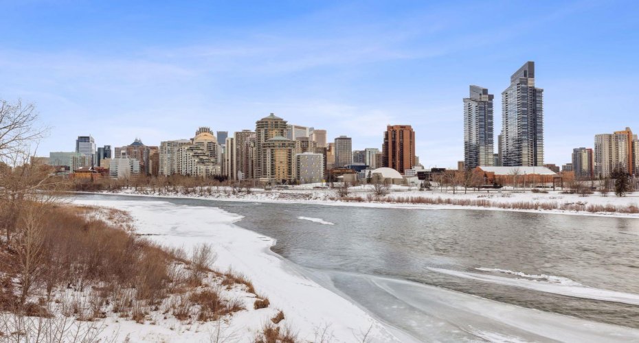 4 14 Street, Calgary, Alberta T2N 1Z4, 2 Bedrooms Bedrooms, ,1 BathroomBathrooms,Residential,For Sale,14,A2298904