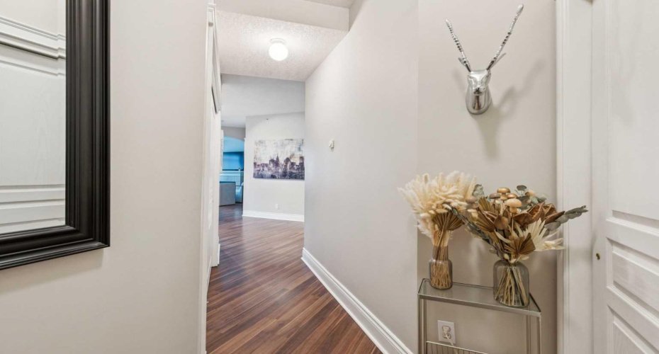 4 14 Street, Calgary, Alberta T2N 1Z4, 2 Bedrooms Bedrooms, ,1 BathroomBathrooms,Residential,For Sale,14,A2298904