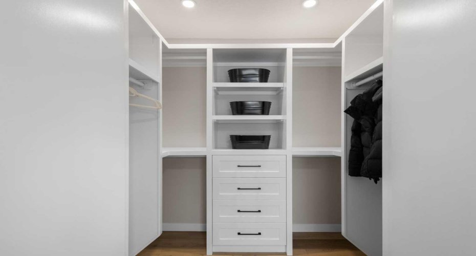 198 Silver Brook Road, Calgary, Alberta T3B 3J1, 4 Bedrooms Bedrooms, ,3 BathroomsBathrooms,Residential,For Sale,Silver Brook,A2298910