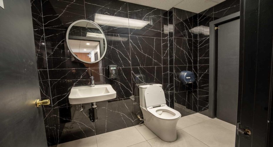 Calgary, Alberta, ,Commercial,For Lease,A2298919