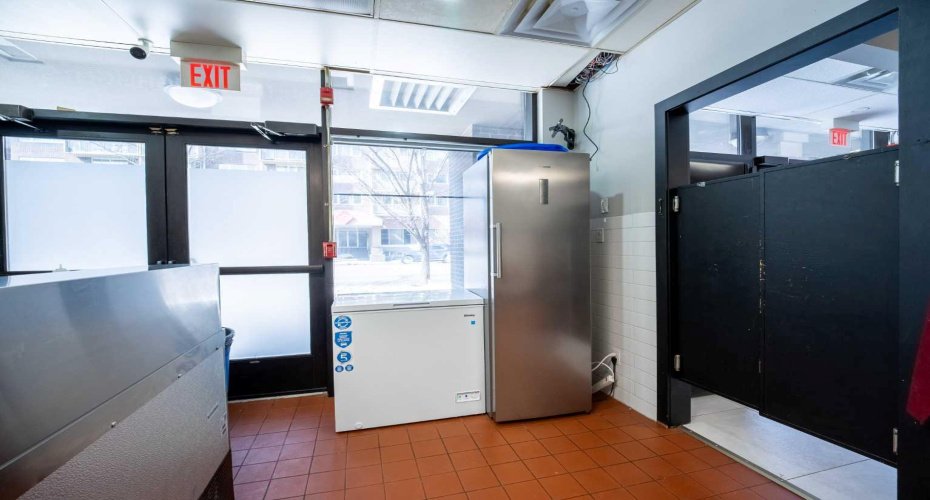 Calgary, Alberta, ,Commercial,For Lease,A2298919