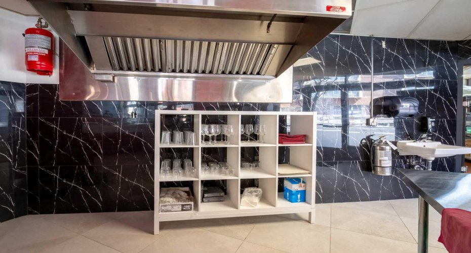 Calgary, Alberta, ,Commercial,For Lease,A2298919