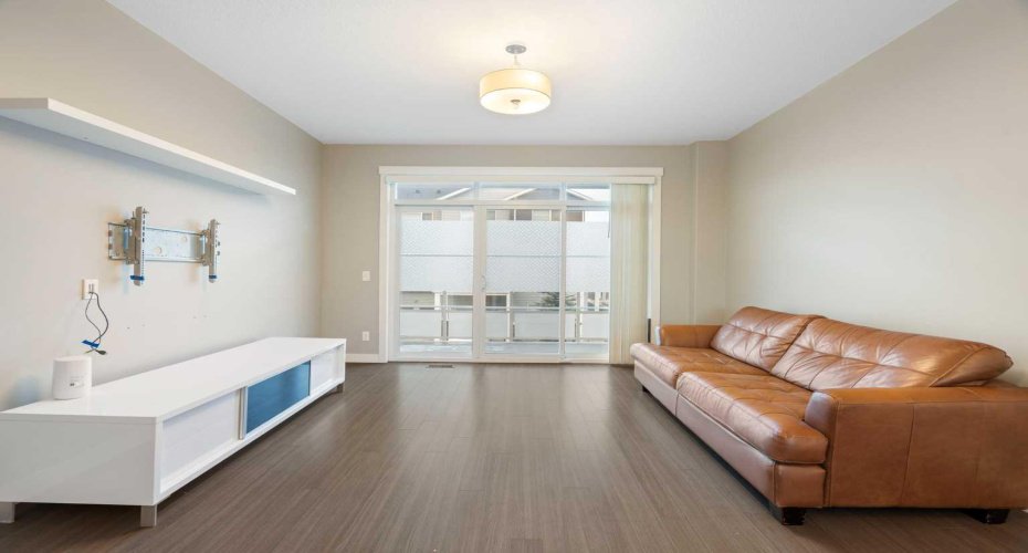 428 Redstone View, Calgary, Alberta T3N 1B5, 2 Bedrooms Bedrooms, ,3 BathroomsBathrooms,Residential,For Sale,Redstone,A2298920