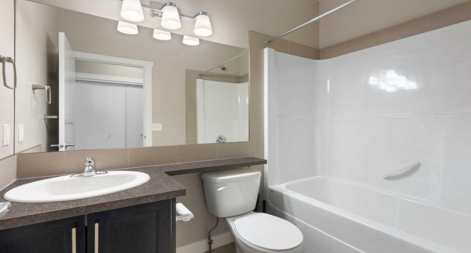 428 Redstone View, Calgary, Alberta T3N 1B5, 2 Bedrooms Bedrooms, ,3 BathroomsBathrooms,Residential,For Sale,Redstone,A2298920