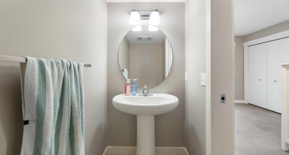 428 Redstone View, Calgary, Alberta T3N 1B5, 2 Bedrooms Bedrooms, ,3 BathroomsBathrooms,Residential,For Sale,Redstone,A2298920