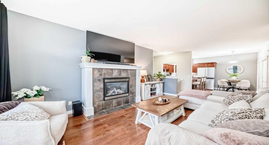 8000 Wentworth Drive, Calgary, Alberta T3H 5K8, 2 Bedrooms Bedrooms, ,2 BathroomsBathrooms,Residential,For Sale,Wentworth,A2298954