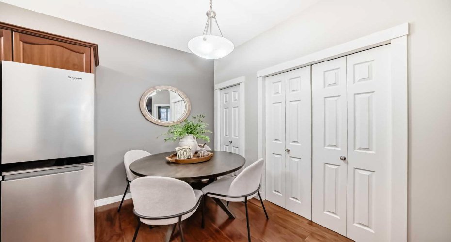 8000 Wentworth Drive, Calgary, Alberta T3H 5K8, 2 Bedrooms Bedrooms, ,2 BathroomsBathrooms,Residential,For Sale,Wentworth,A2298954