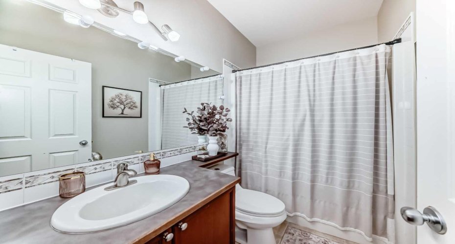 8000 Wentworth Drive, Calgary, Alberta T3H 5K8, 2 Bedrooms Bedrooms, ,2 BathroomsBathrooms,Residential,For Sale,Wentworth,A2298954