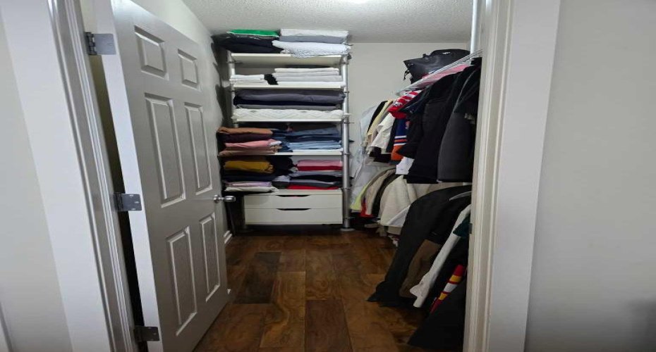 8000 Wentworth Drive, Calgary, Alberta T3H 5K8, 2 Bedrooms Bedrooms, ,2 BathroomsBathrooms,Residential,For Sale,Wentworth,A2298954