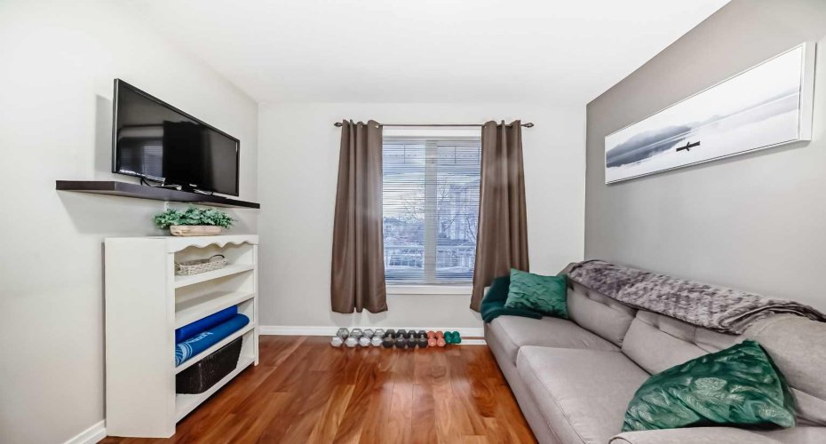 8000 Wentworth Drive, Calgary, Alberta T3H 5K8, 2 Bedrooms Bedrooms, ,2 BathroomsBathrooms,Residential,For Sale,Wentworth,A2298954