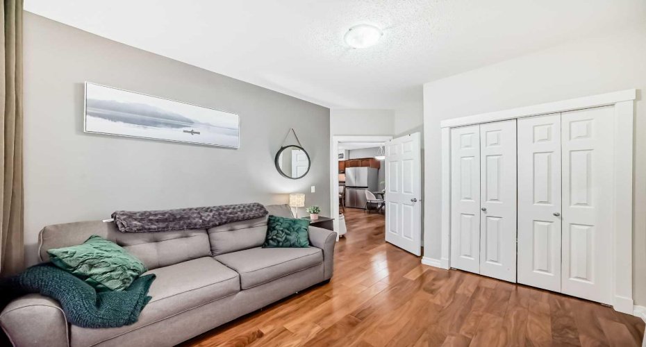 8000 Wentworth Drive, Calgary, Alberta T3H 5K8, 2 Bedrooms Bedrooms, ,2 BathroomsBathrooms,Residential,For Sale,Wentworth,A2298954