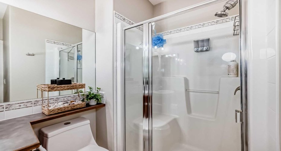 8000 Wentworth Drive, Calgary, Alberta T3H 5K8, 2 Bedrooms Bedrooms, ,2 BathroomsBathrooms,Residential,For Sale,Wentworth,A2298954