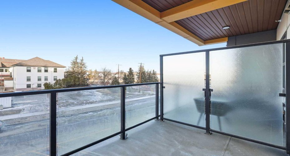 370 Dieppe Drive, Calgary, Alberta T3E0E6, 1 Bedroom Bedrooms, ,1 BathroomBathrooms,Residential,For Sale,Dieppe,A2298967