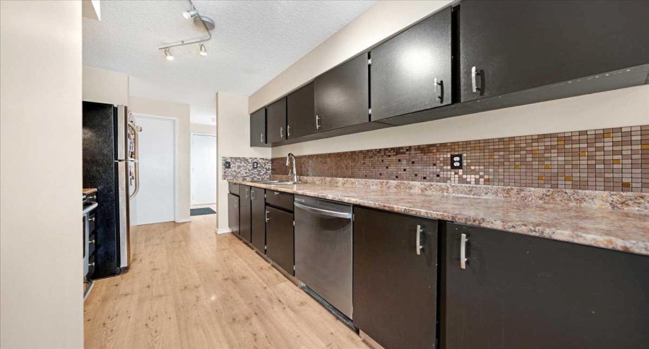 630 57 Avenue, Calgary, Alberta T2V0H4, 2 Bedrooms Bedrooms, ,1 BathroomBathrooms,Residential,For Sale,57,A2298975