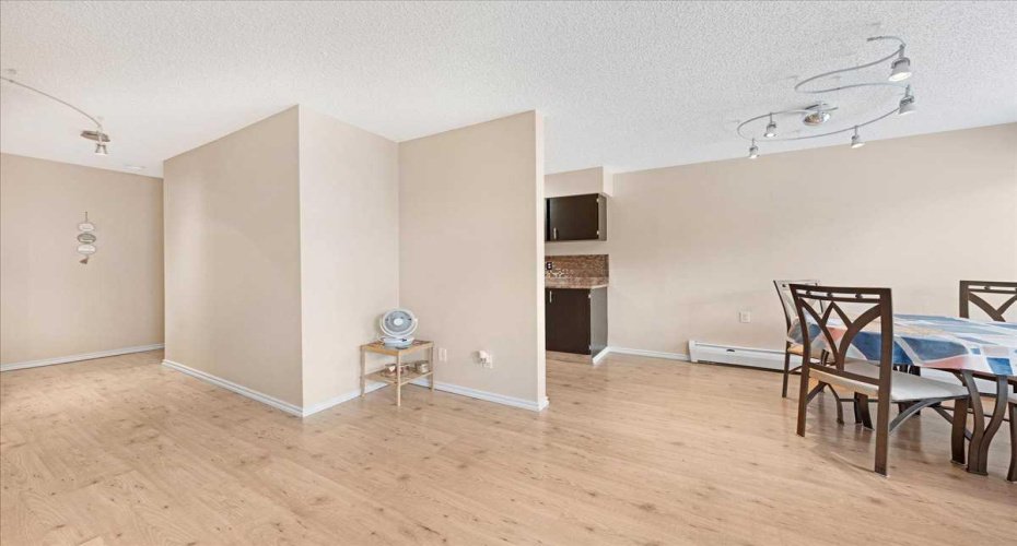 630 57 Avenue, Calgary, Alberta T2V0H4, 2 Bedrooms Bedrooms, ,1 BathroomBathrooms,Residential,For Sale,57,A2298975