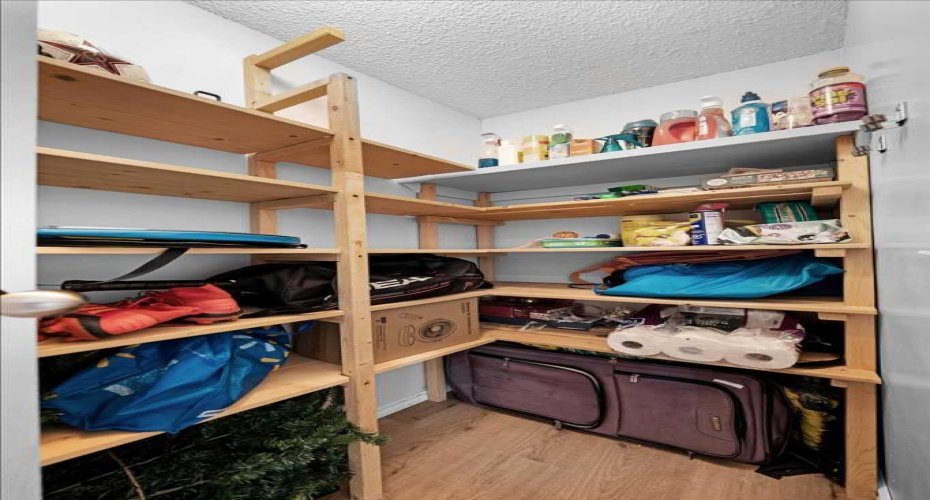 630 57 Avenue, Calgary, Alberta T2V0H4, 2 Bedrooms Bedrooms, ,1 BathroomBathrooms,Residential,For Sale,57,A2298975