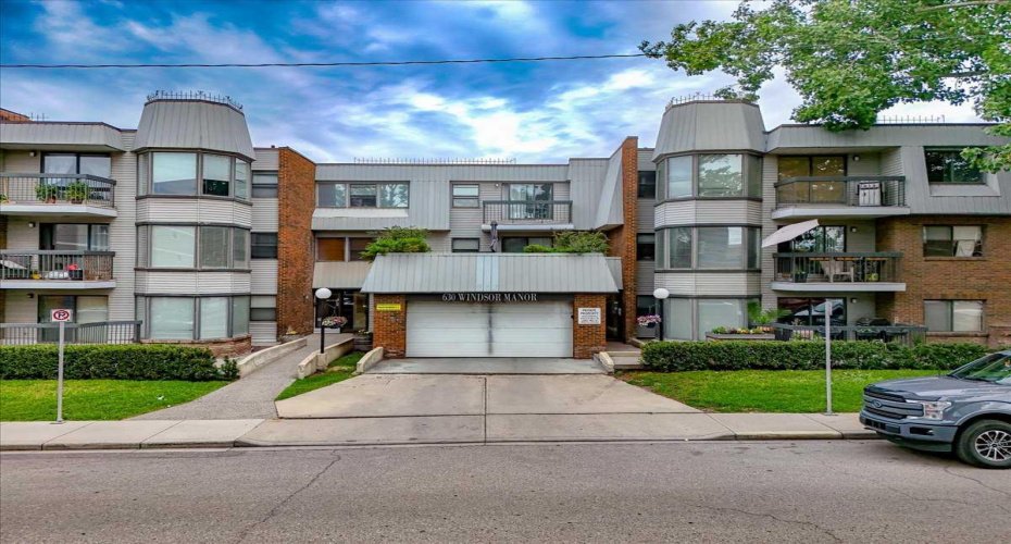 630 57 Avenue, Calgary, Alberta T2V0H4, 2 Bedrooms Bedrooms, ,1 BathroomBathrooms,Residential,For Sale,57,A2298975